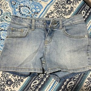 Size 12 in girls denim shorts